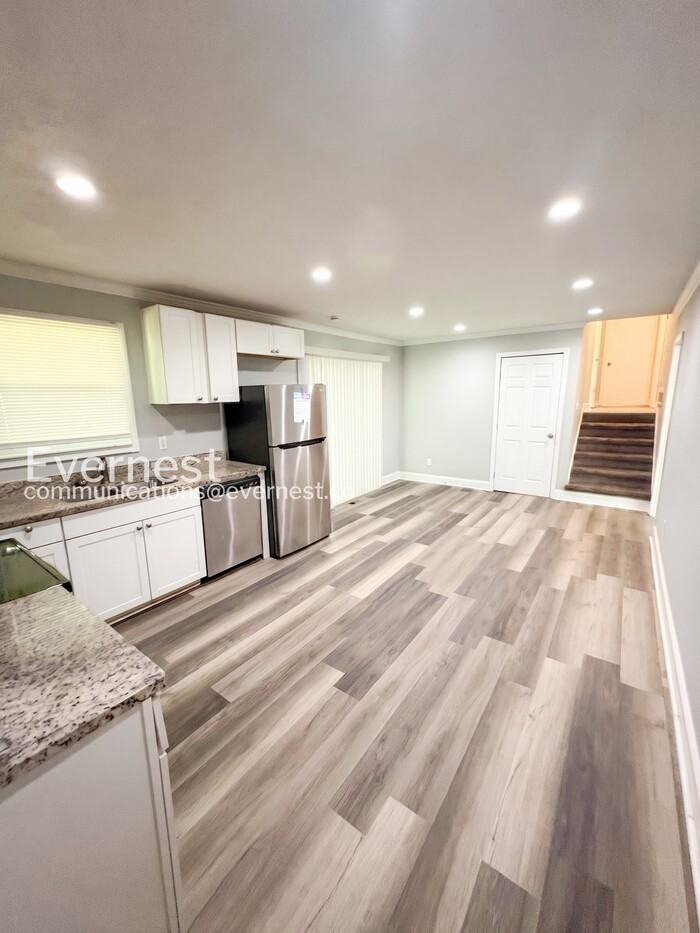 742 Winter Ln - Photo 4 of 20