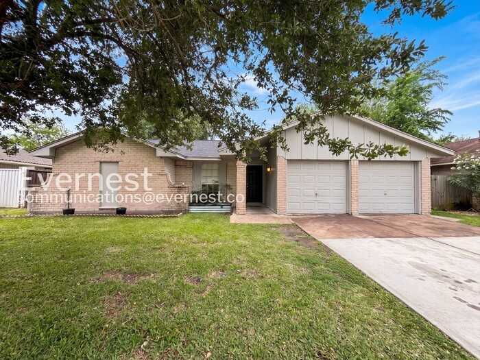 12318 Astoria Blvd - Photo 2 of 25