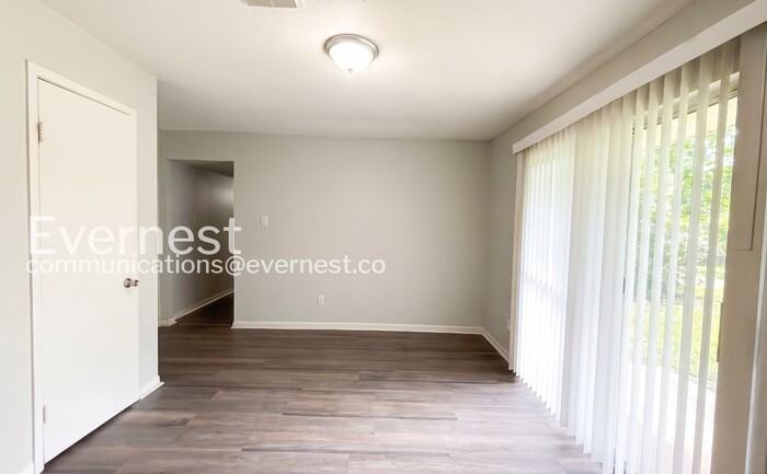 12318 Astoria Blvd - Photo 6 of 25