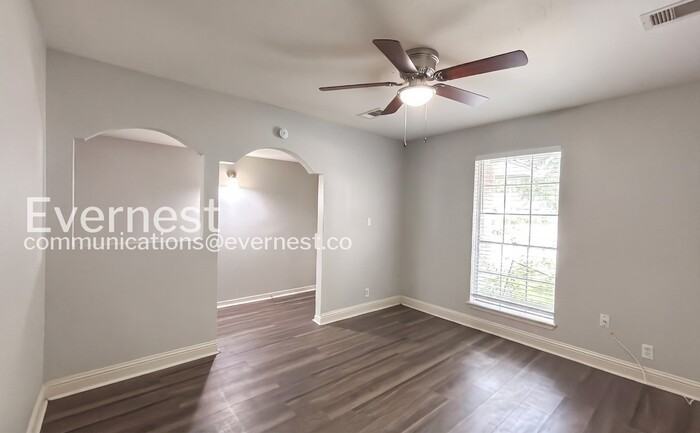 12318 Astoria Blvd - Photo 7 of 25