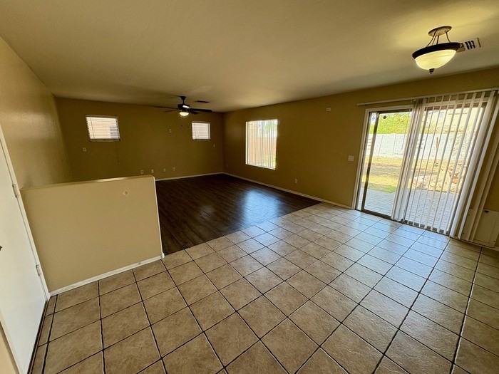 10606 W Zak Rd - Photo 6 of 35