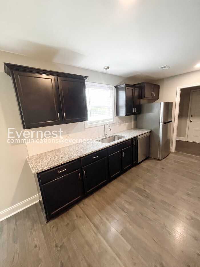 222 Notgrass Rd - Photo 4 of 31