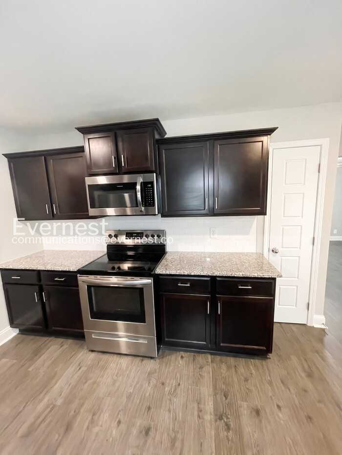 222 Notgrass Rd - Photo 5 of 31