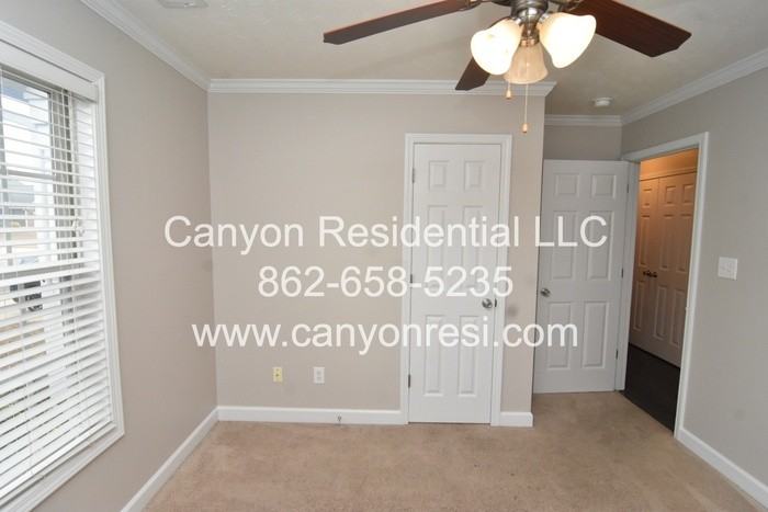 1513 Stonewood Dr - Photo 6 of 12