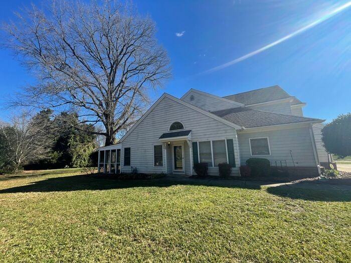 8743 Fox Chase Ln - Photo 4 of 20