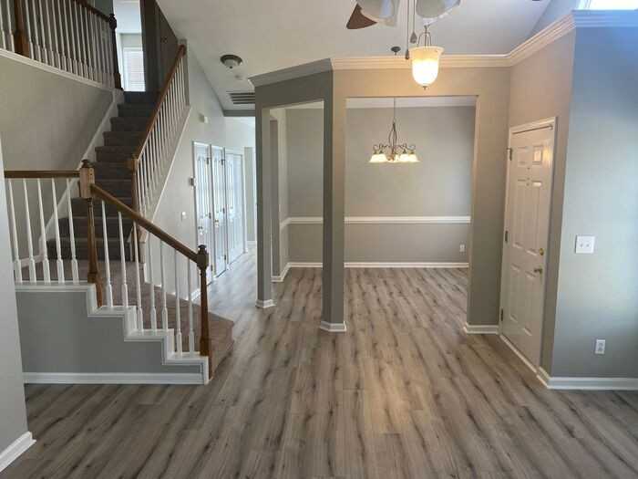 8743 Fox Chase Ln - Photo 7 of 20