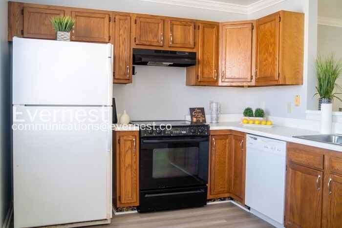 4809 Brighton Ln - Photo 3 of 22