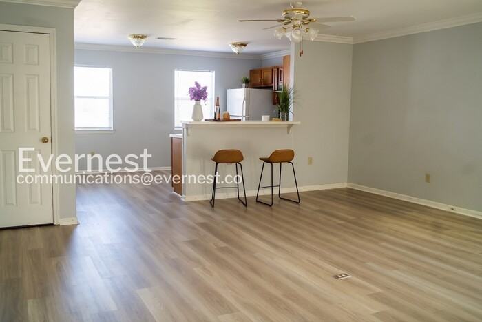 4809 Brighton Ln - Photo 4 of 22