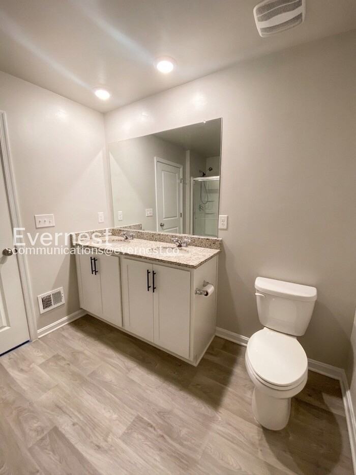 21 Valiant Ct - Photo 7 of 26