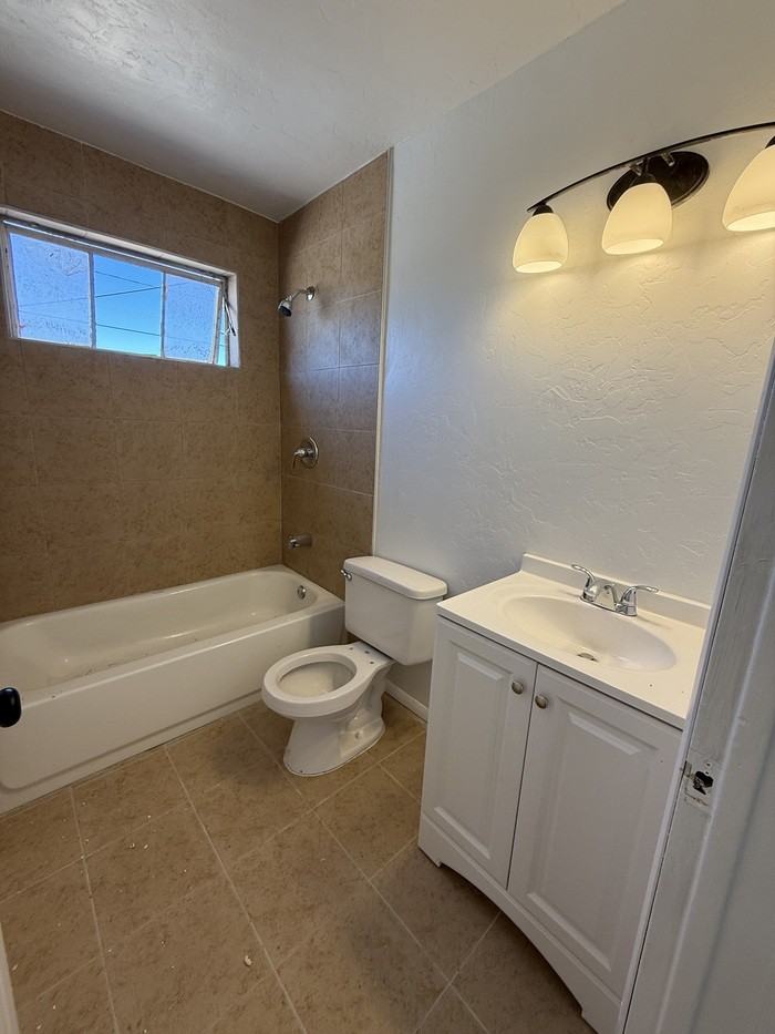 842 W Calle Ramona - Photo 5 of 15