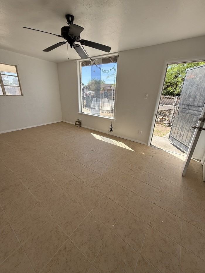 842 W Calle Ramona - Photo 7 of 15