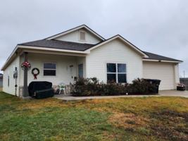 featured image of 105 Macaw Ave