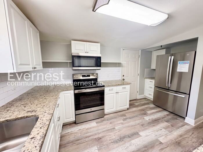 10115 N Ashley St - Photo 2 of 28