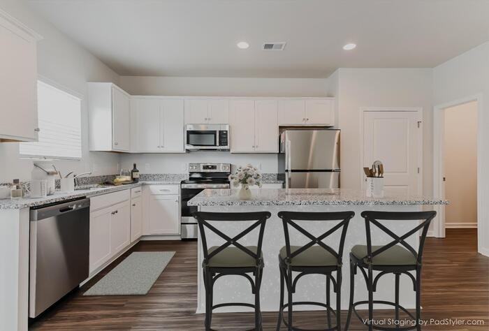 247 Clydesdale Cir - Photo 7 of 10