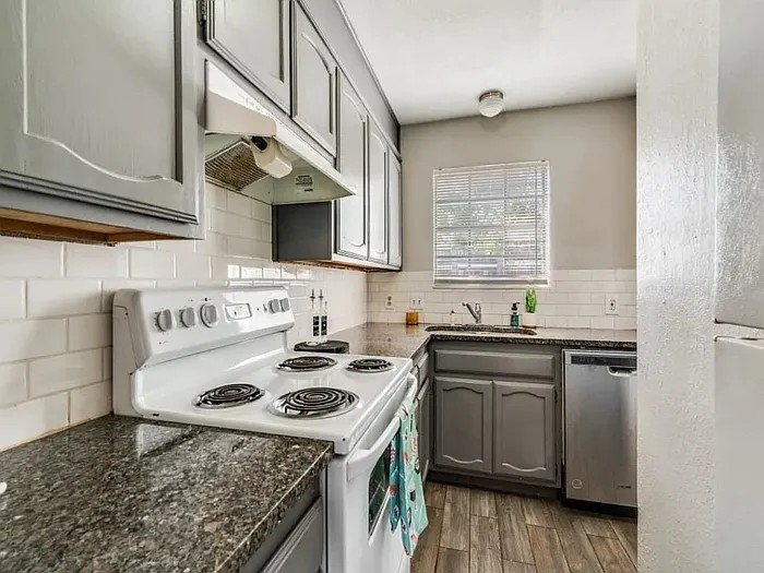 7500 Chapin Rd #B103 - Photo 2 of 14