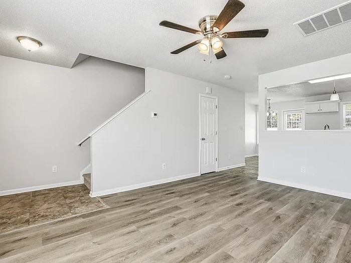 808 Woodside Park Ln - Photo 5 of 29