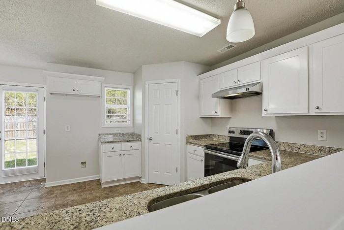 808 Woodside Park Ln - Photo 6 of 29