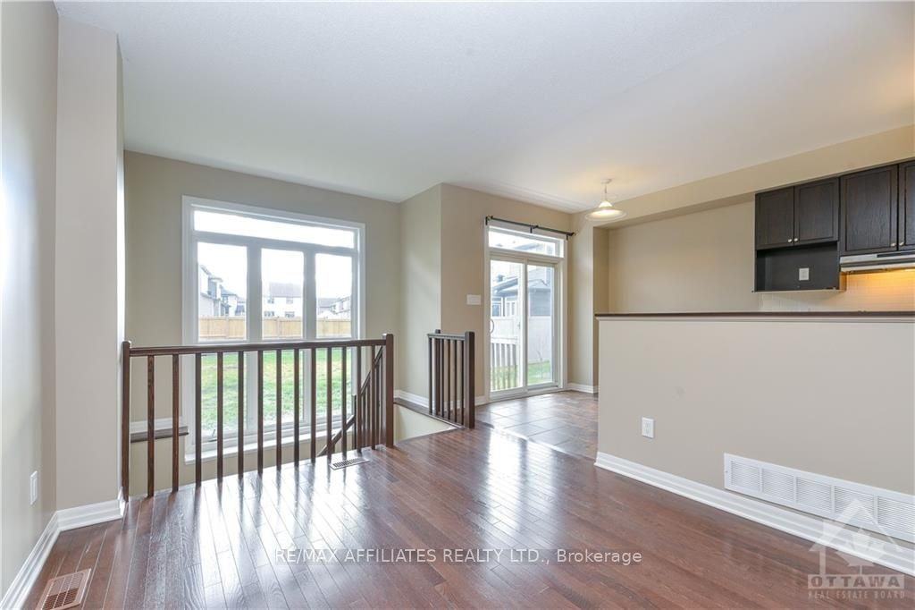 105 Hawkeswood Drive - Photo 4 of 26