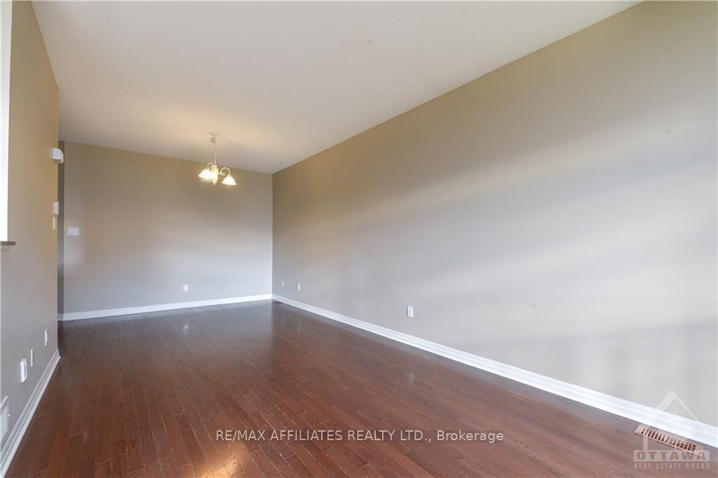 105 Hawkeswood Drive - Photo 7 of 26