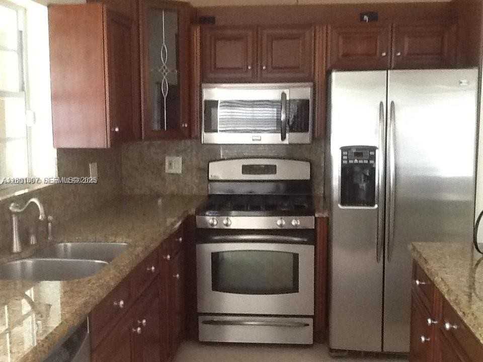 24 Gables Boulevard - Photo 5 of 8