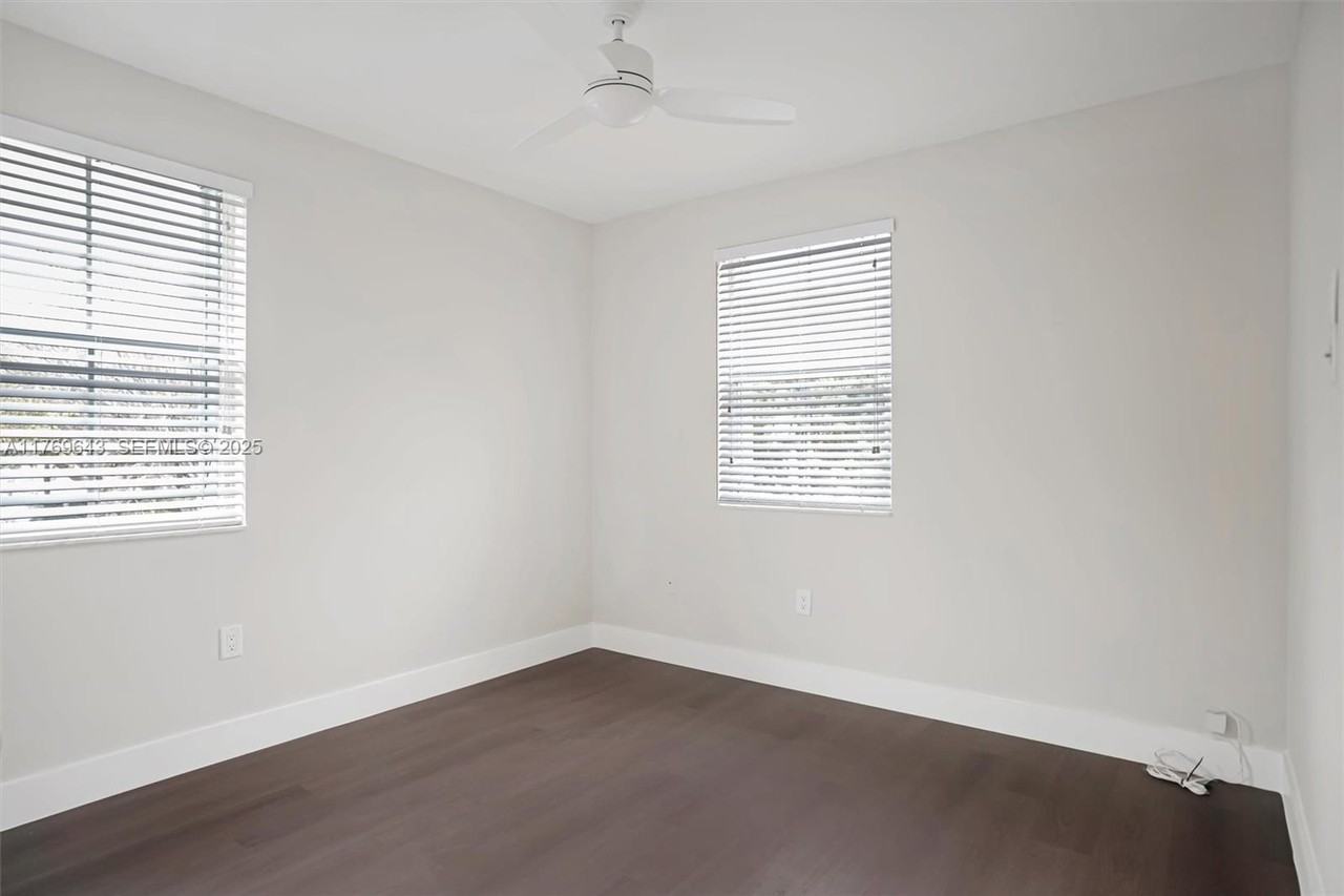 16432 Southwest 47th Terrace #16432 - Photo 3 of 42