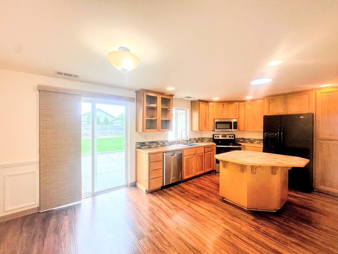 760 Halvorsen St #NA - Photo 6 of 27