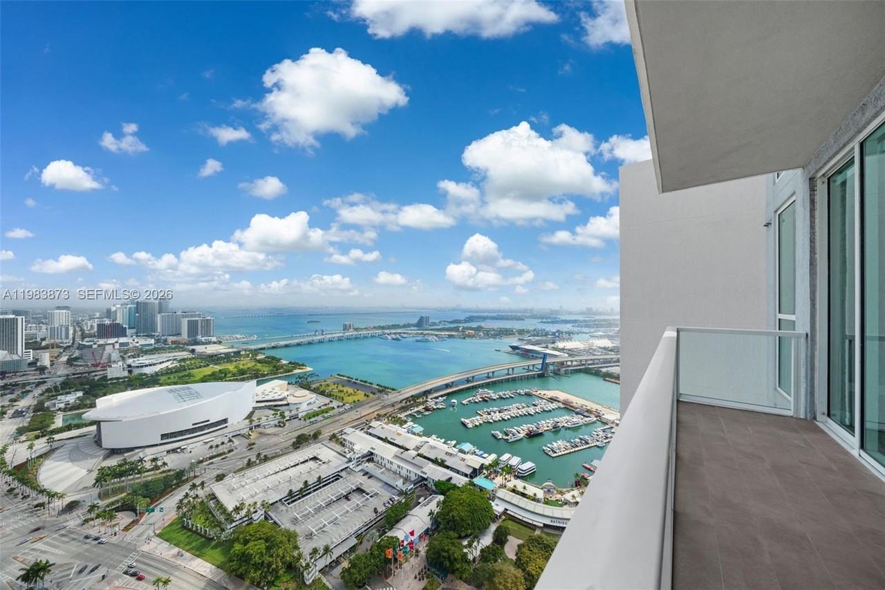 244 Biscayne Blvd - Photo 3 of 20