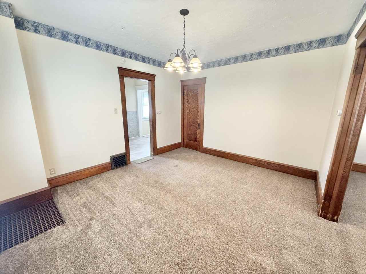 212 14th St Nw #212 - Photo 5 of 19