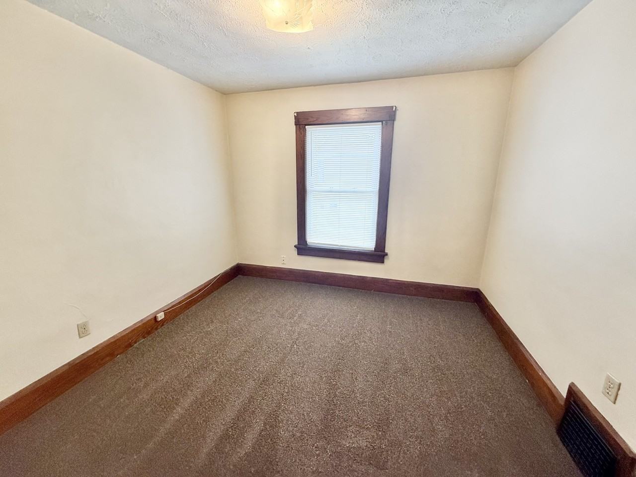 212 14th St Nw #212 - Photo 6 of 19