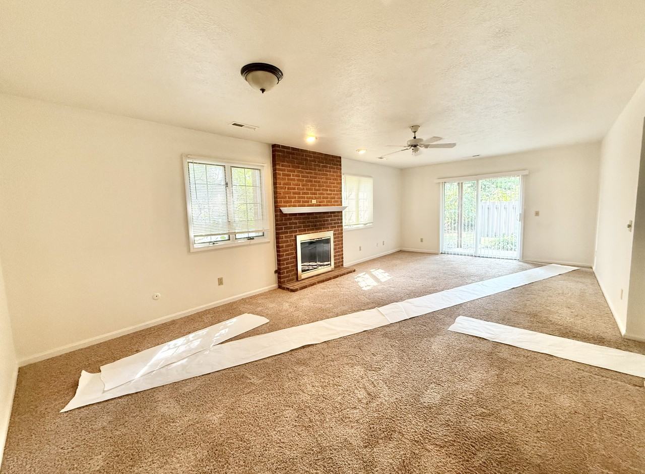 408 W Maple St #F - Photo 7 of 11