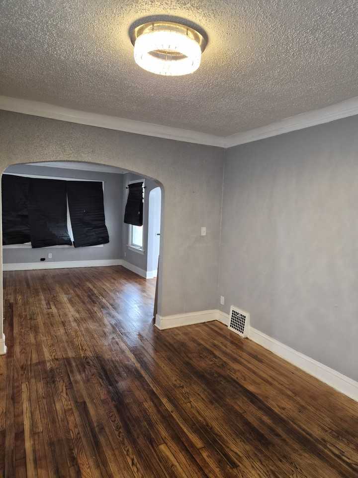 11831 S Wentworth Ave #NA - Photo 2 of 6