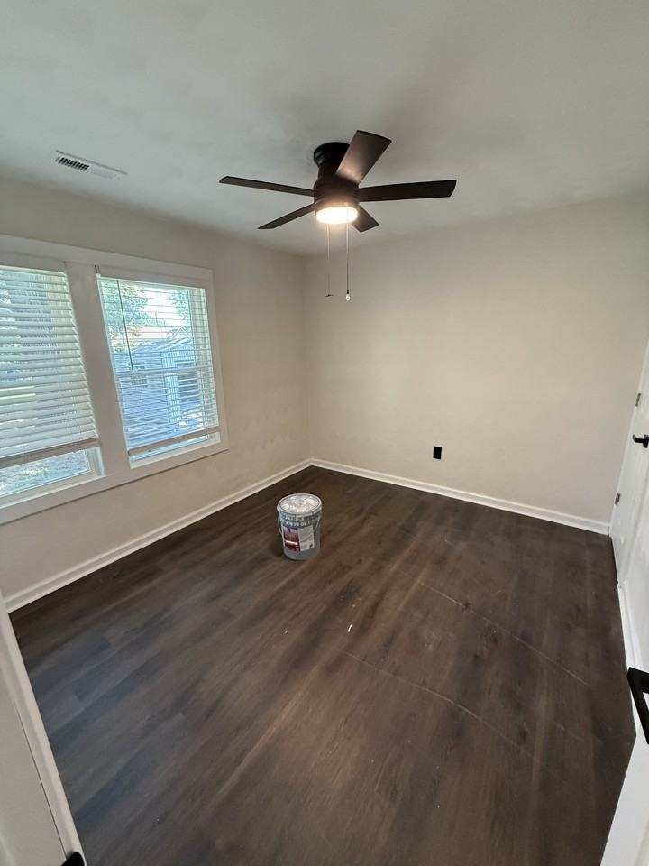 503 Henderson St #NA - Photo 3 of 10