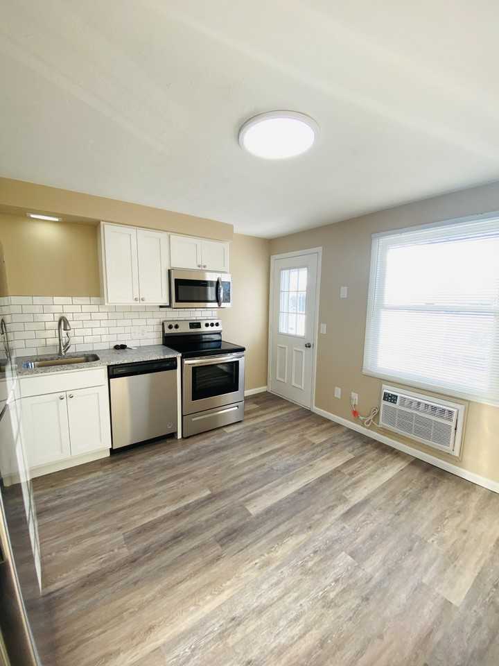 1023 Pittsburg Ave Nw #1023 - Photo 4 of 12