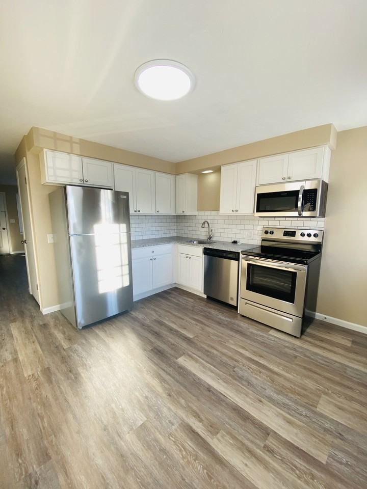 1023 Pittsburg Ave Nw #1023 - Photo 7 of 12