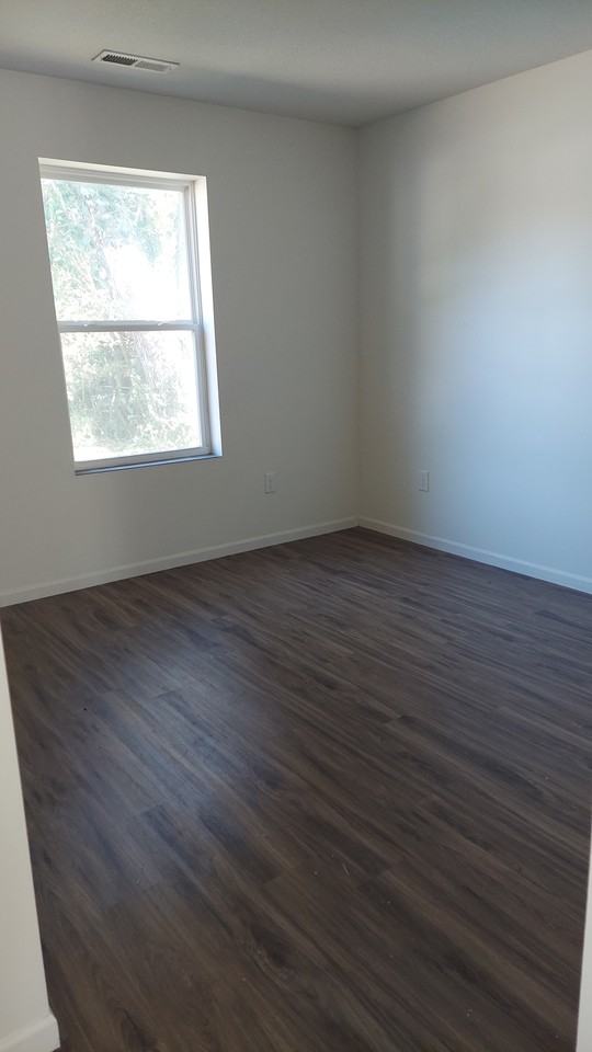 1020 S Singleton St #NA - Photo 4 of 8