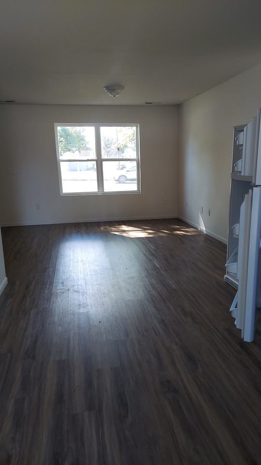 1020 S Singleton St #NA - Photo 6 of 8