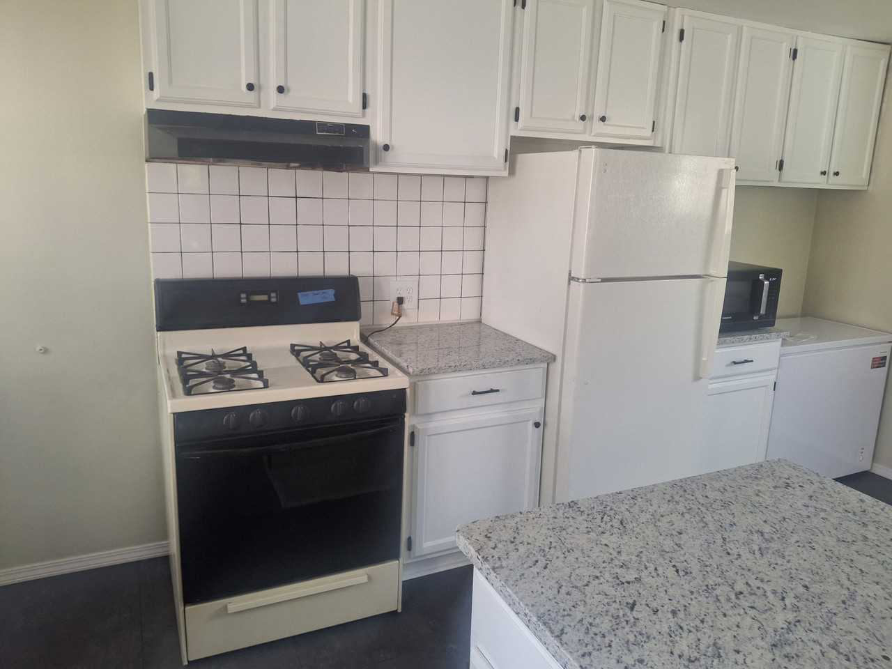 1495 Beach Ave #NA - Photo 6 of 30