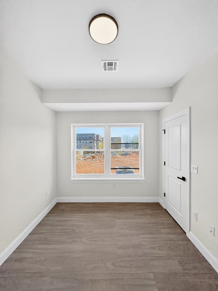 270 Hunterdon St #1 - Photo 4 of 24