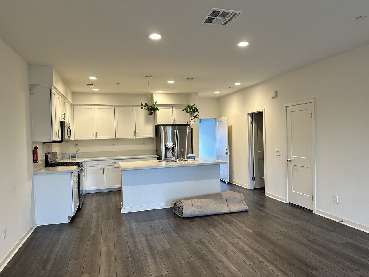 140 Farmhouse Dr #3 - Photo 4 of 19