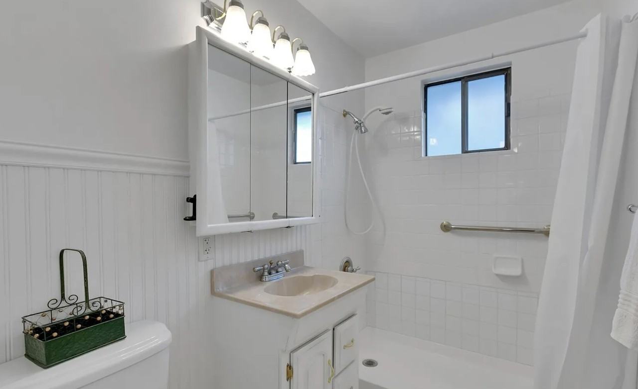 10421 2nd Pl Sw #NA - Photo 5 of 7