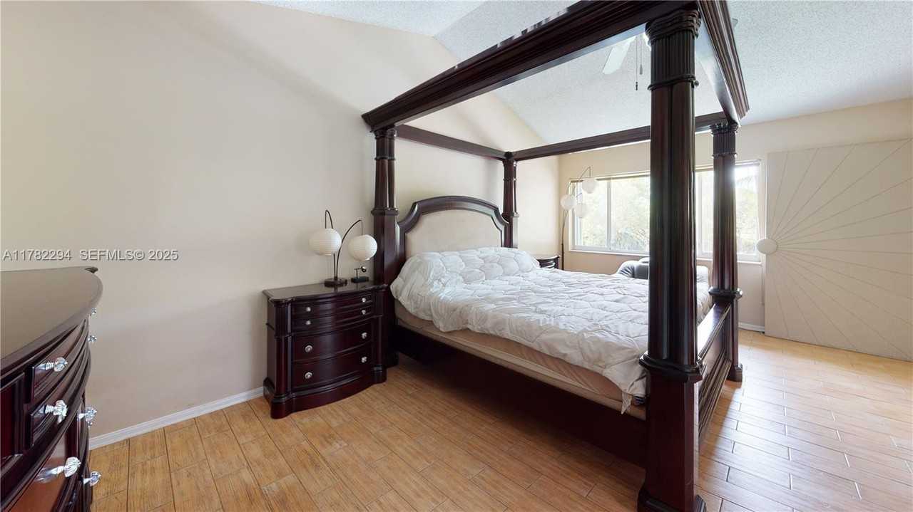 3965 Hyde Park Circle #3965 - Photo 5 of 23