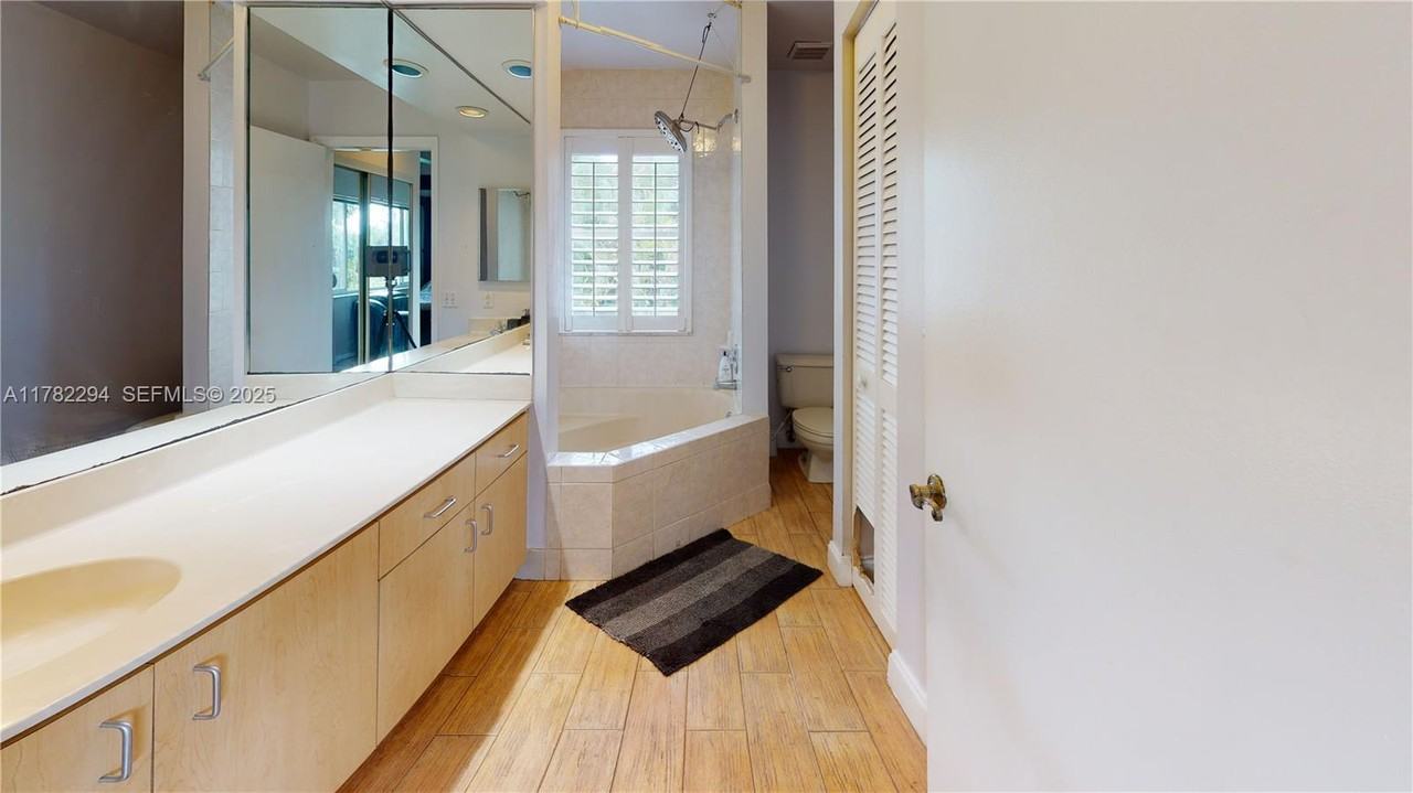 3965 Hyde Park Circle #3965 - Photo 6 of 23