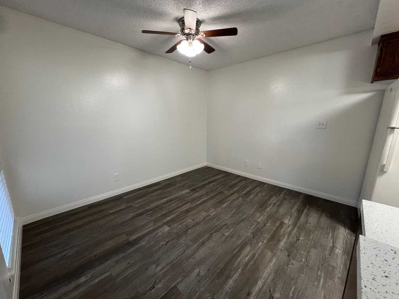 Raintree Garden Apartments - Photo 3 of 33