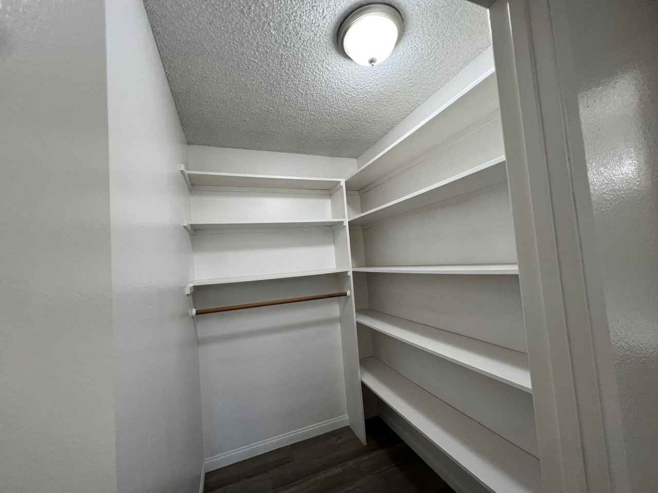 Raintree Garden Apartments - Photo 6 of 33