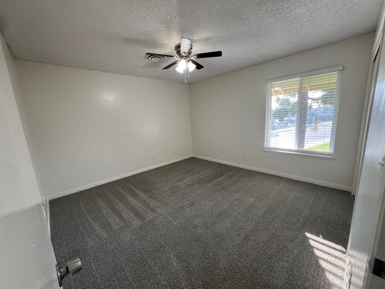 Raintree Garden Apartments - Photo 7 of 33