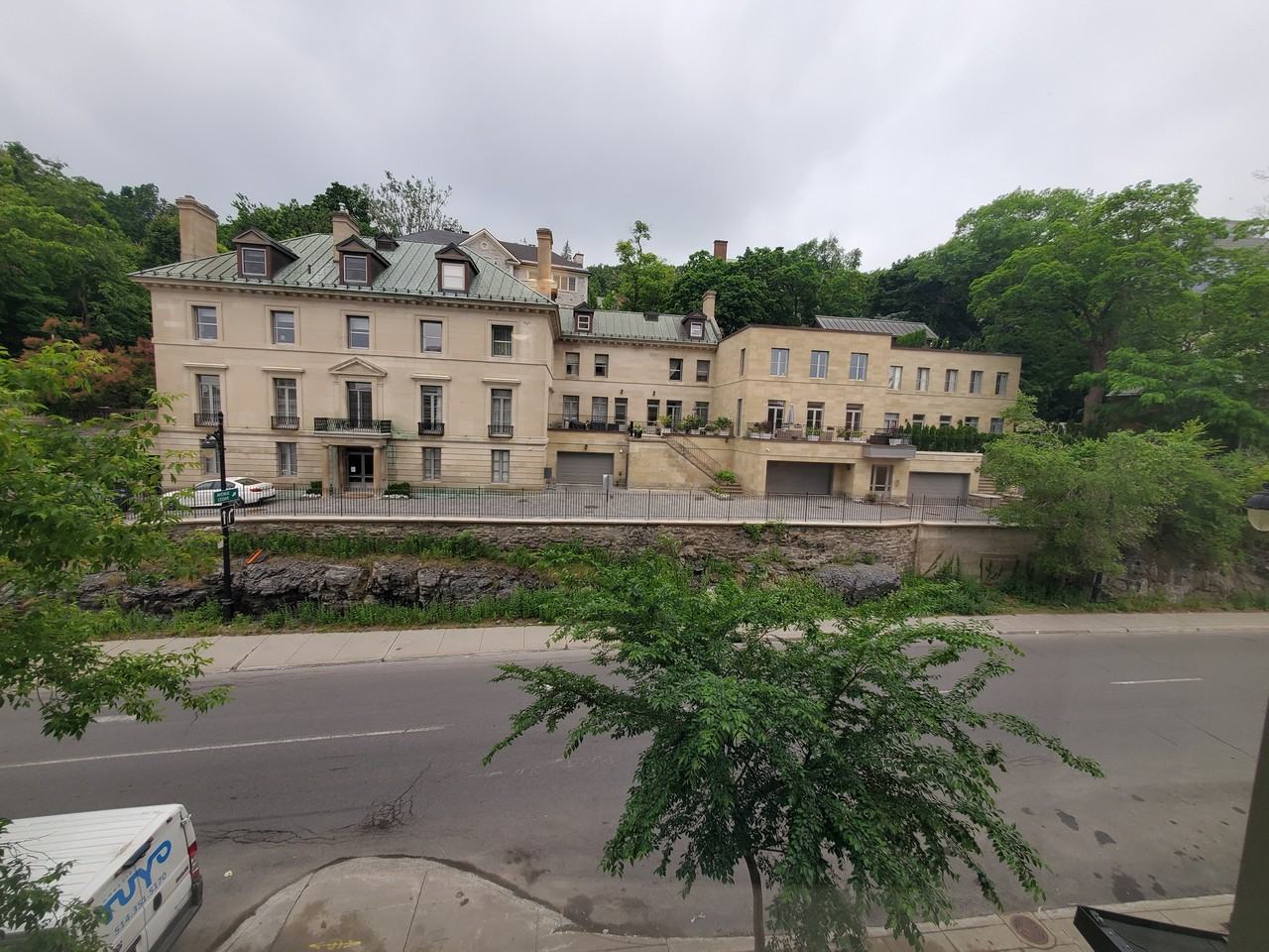 1400 Avenue des Pins Ouest - Photo 33