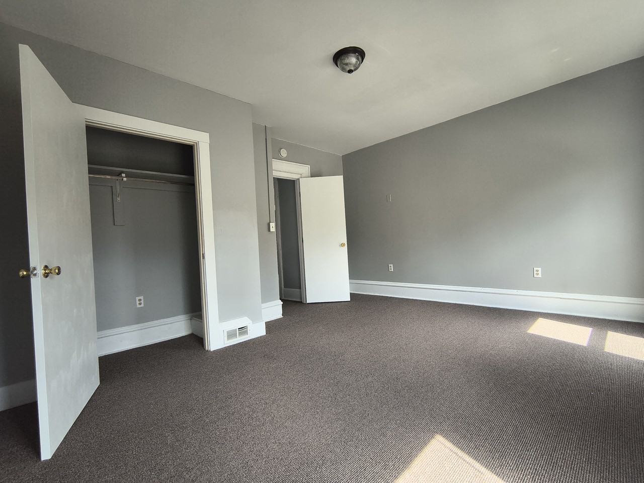 408 Partridge St #2UPPER - Photo 3 of 18