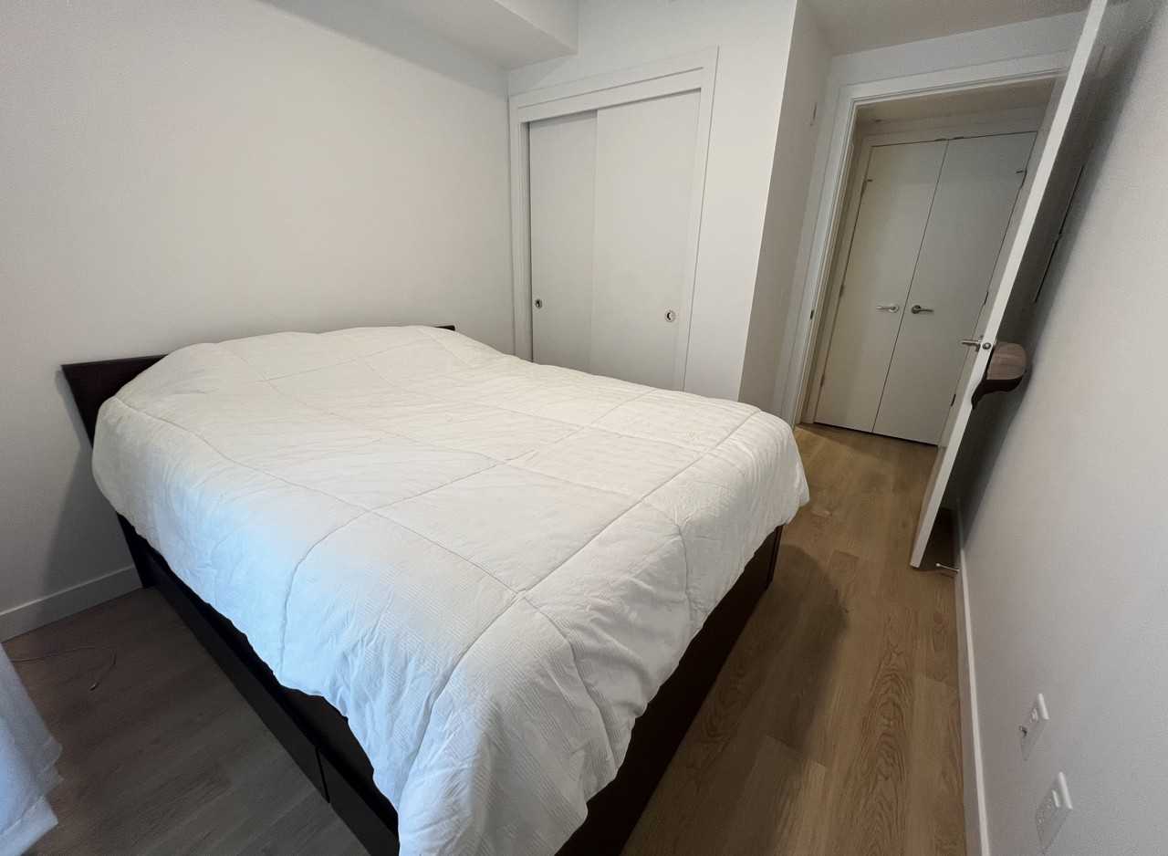 9888 University Crescent - Photo 5 of 24