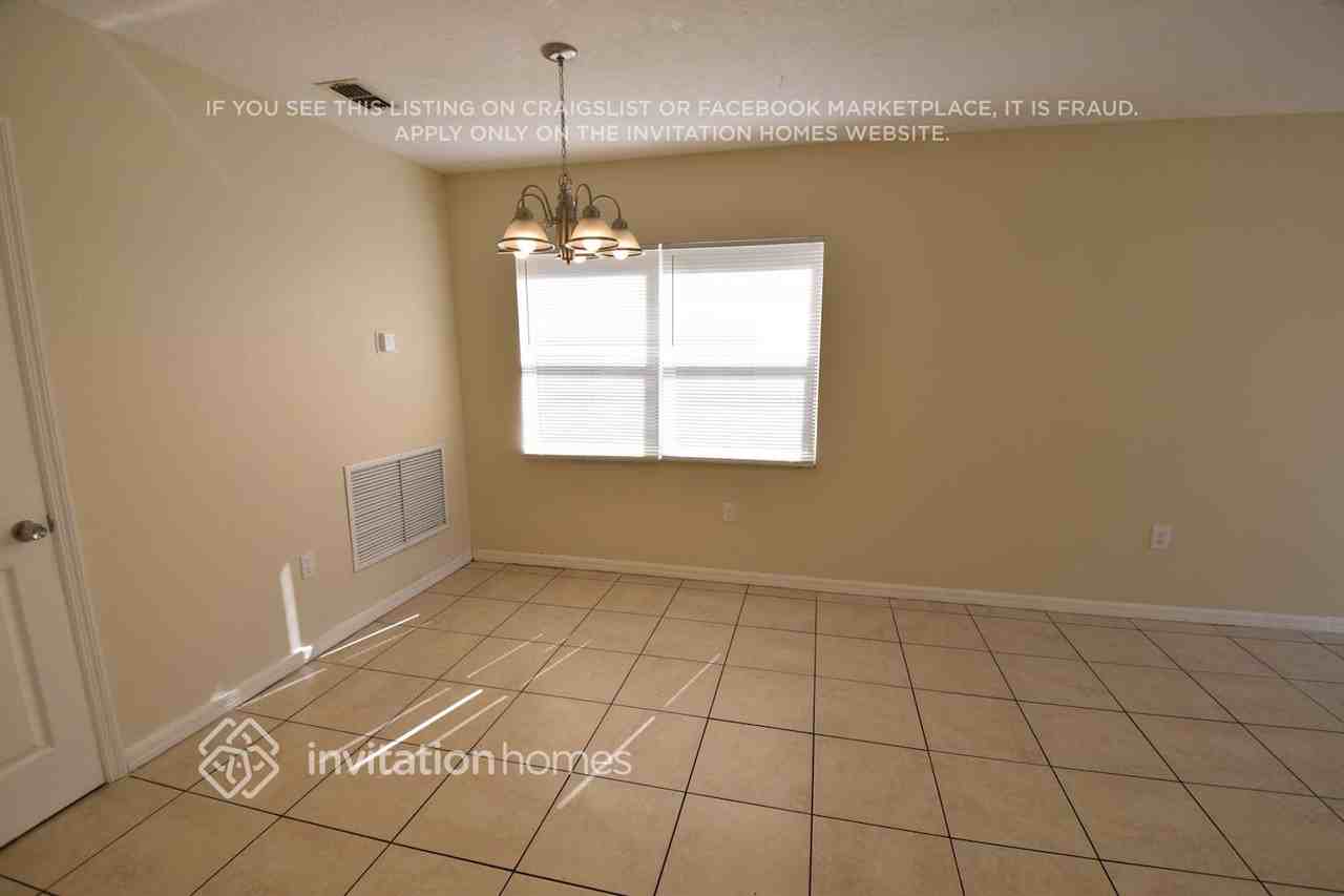 1744 Sage Creek Ct - Photo 3 of 13