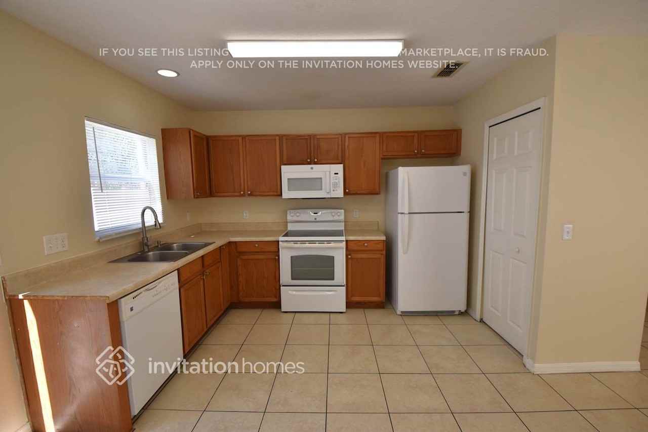 1744 Sage Creek Ct - Photo 5 of 13